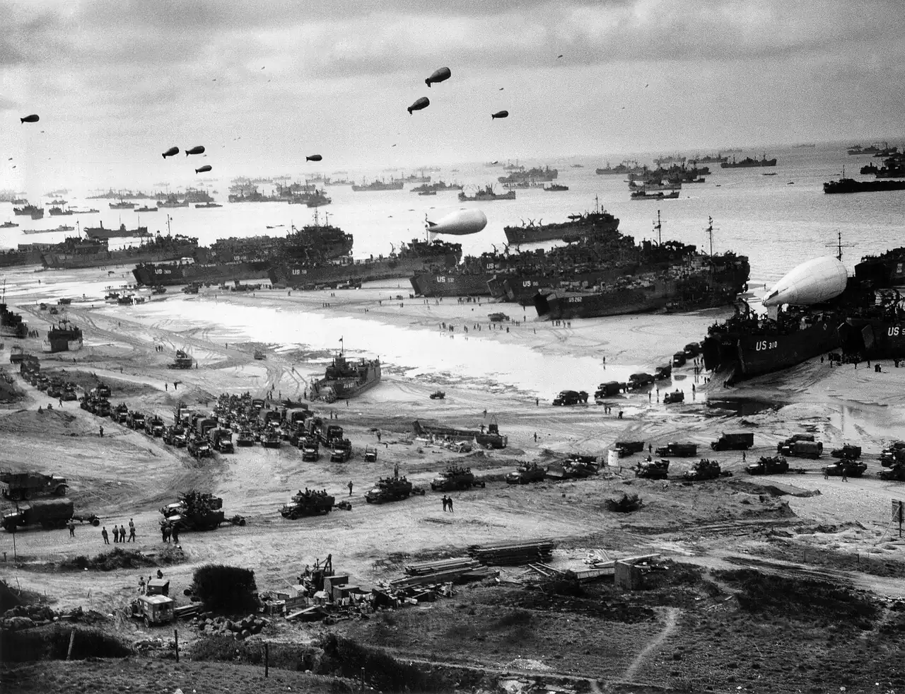 Plage d'Omaha, ravitaillement allié après le débarquement, juin 1944