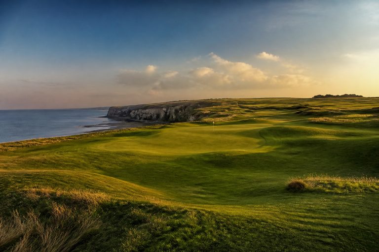 Golf Omaha Beach : l'excellence sur les hauteurs normandes