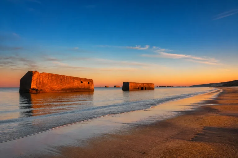 Les vestiges du port mulberry a arromanches