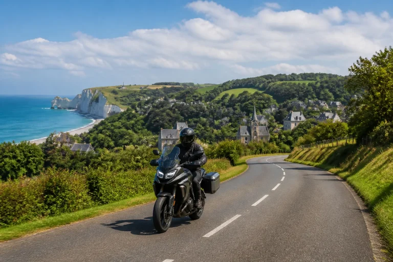 Moto en liberte sur la cote normande